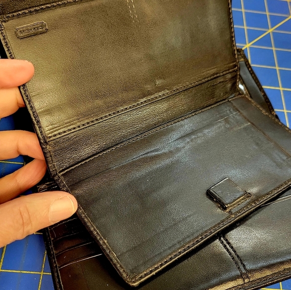 Coach Black Wallet 8" x 4.5" x 1.25" - Picture 6 of 16